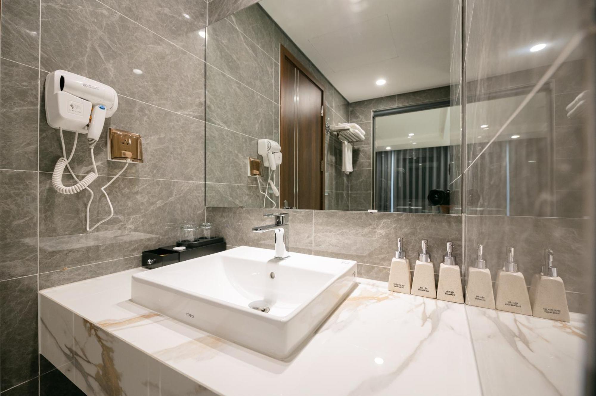 Love St - Hanoi Hotel Екстериор снимка